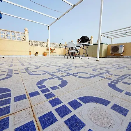 2-bedroom & Roof Terrace & Community Pool Apartamento